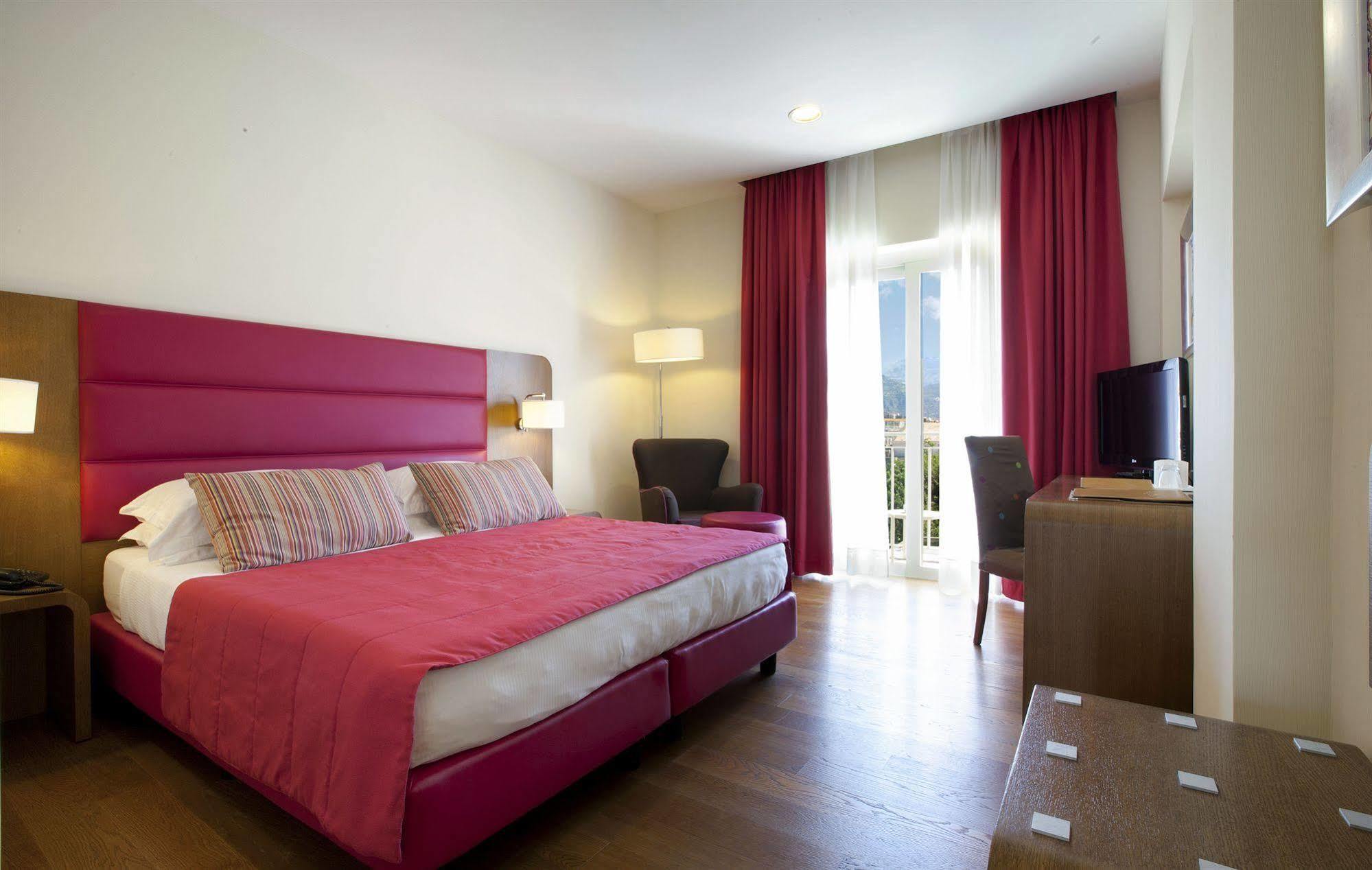 Hotel Plaza Сорренто Экстерьер фото