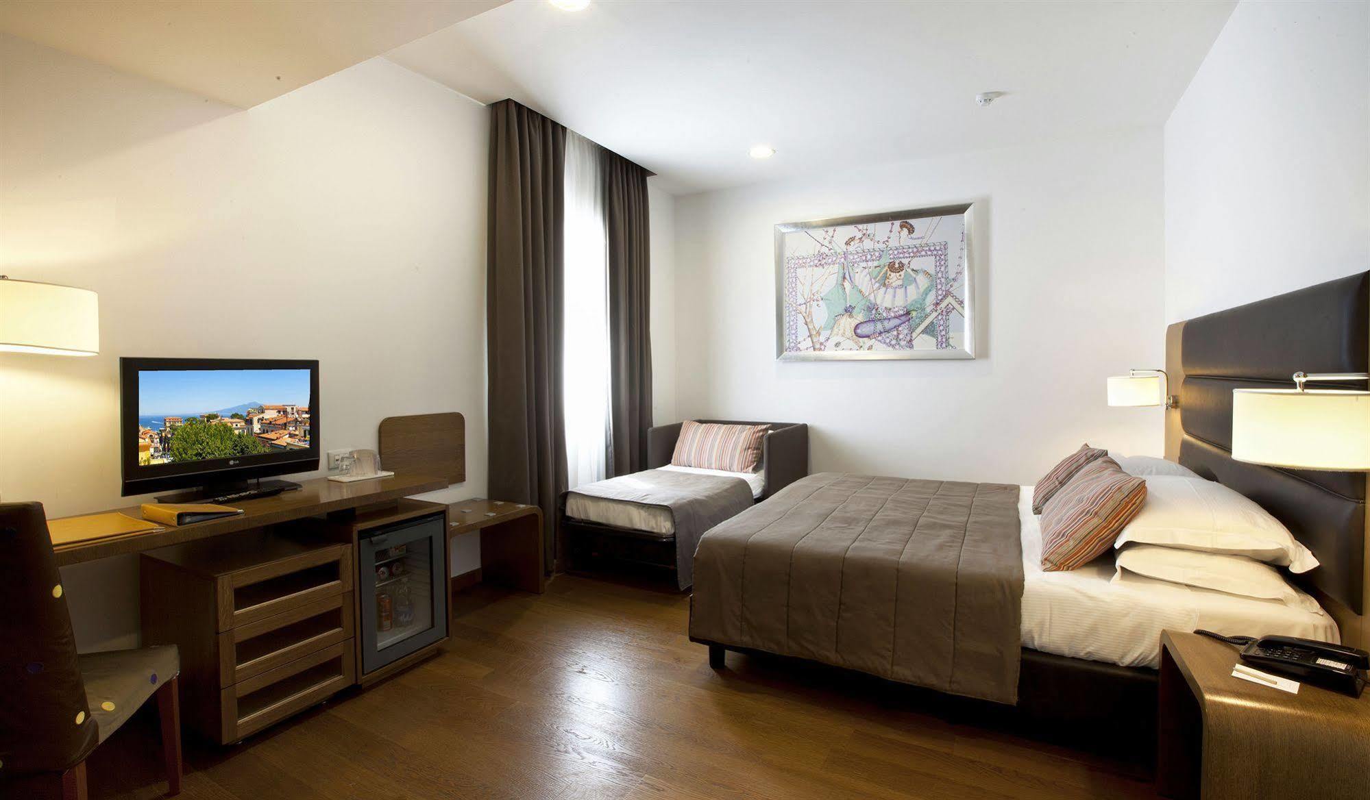 Hotel Plaza Сорренто Экстерьер фото