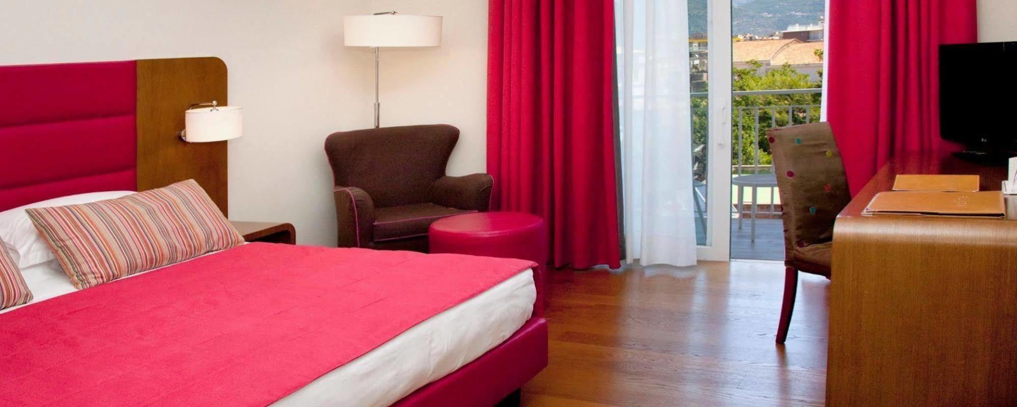 Hotel Plaza Сорренто Экстерьер фото