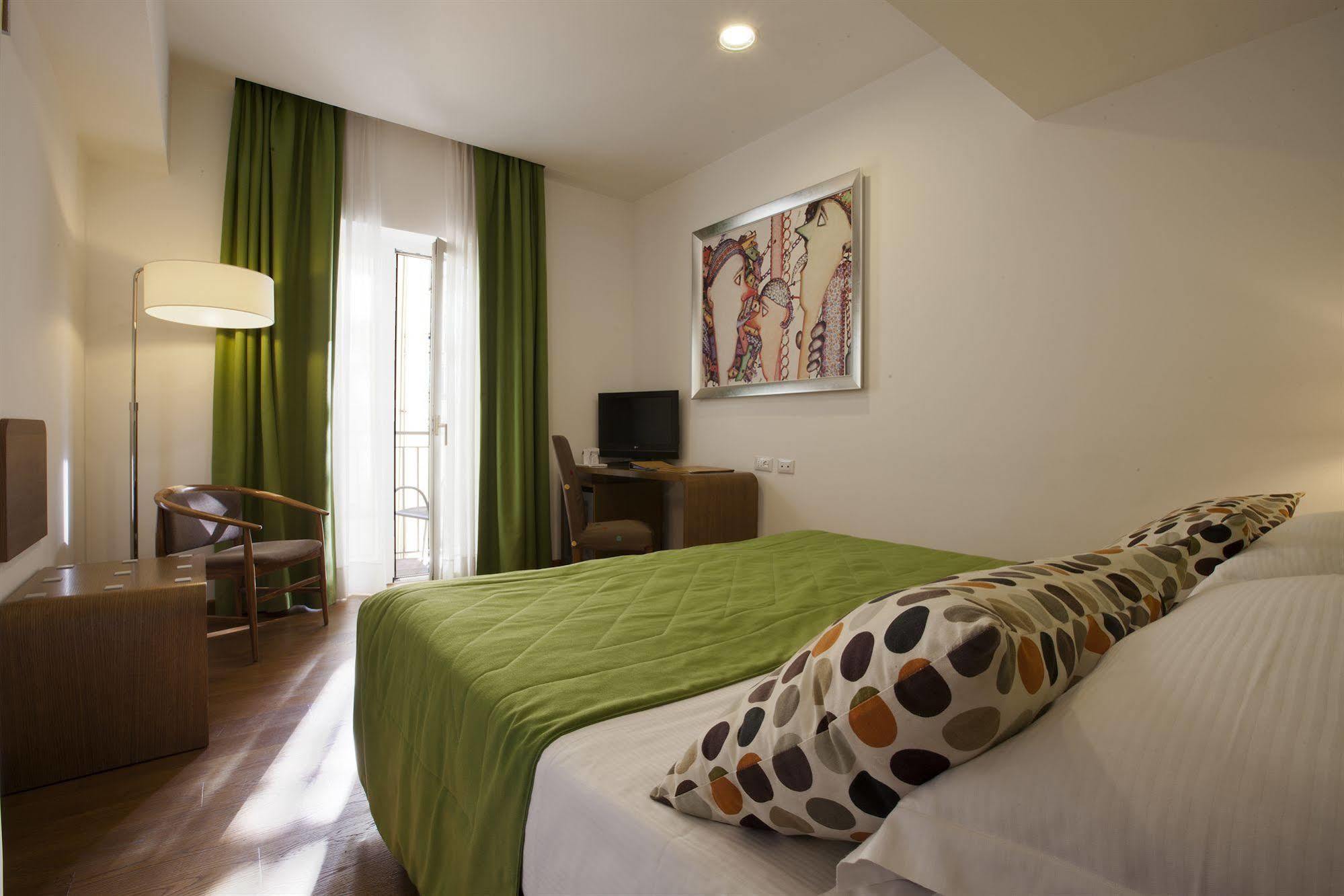 Hotel Plaza Сорренто Экстерьер фото