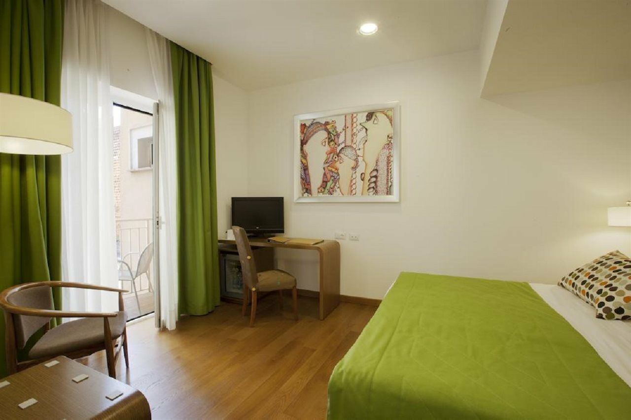 Hotel Plaza Сорренто Экстерьер фото